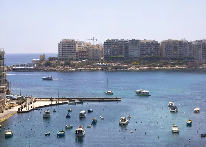 Luxurious 3 Bedroom Apartment With Breathtaking Views - Mmai1-1