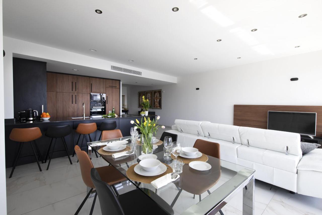 Luxurious 3 Bedroom With Breathtaking Views - Mmai1-1 Apartment