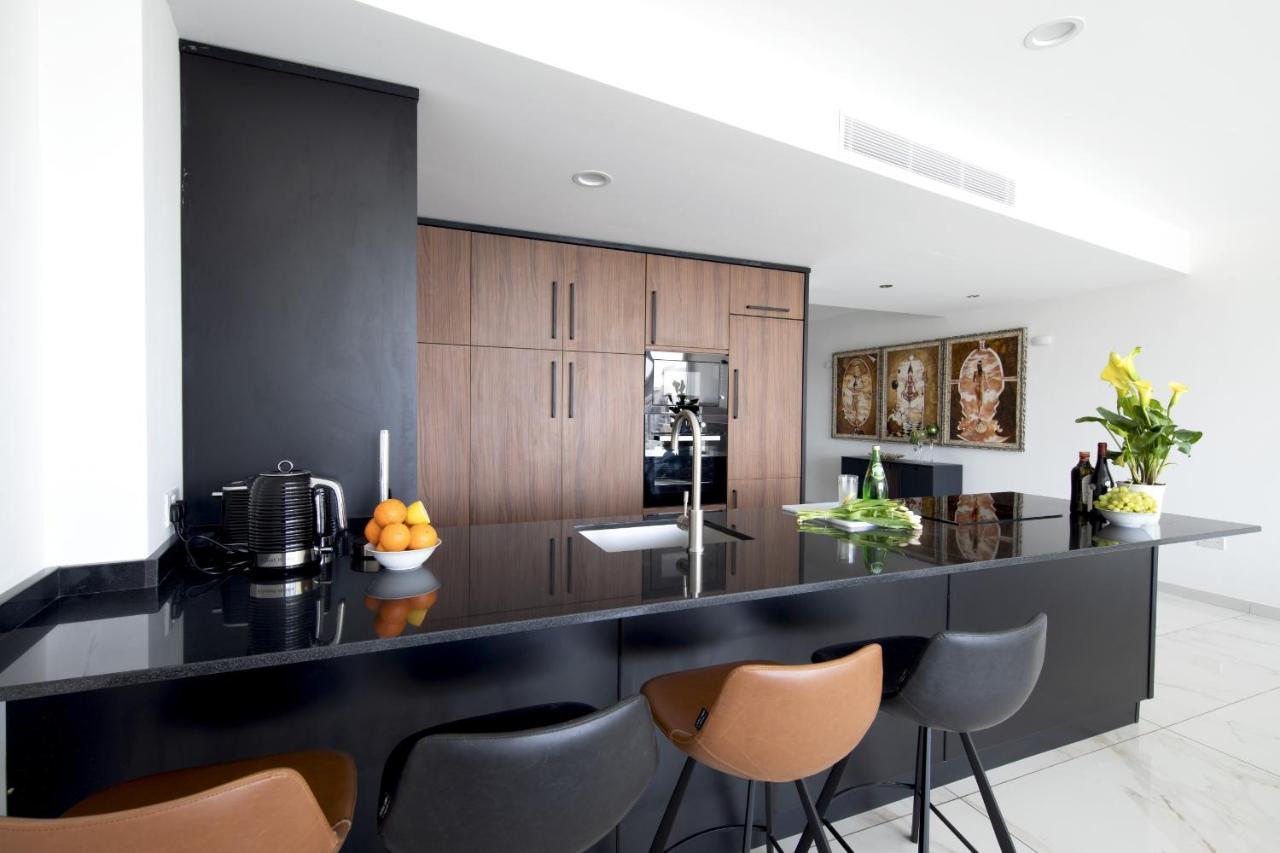 Luxurious 3 Bedroom With Breathtaking Views - Mmai1-1 *